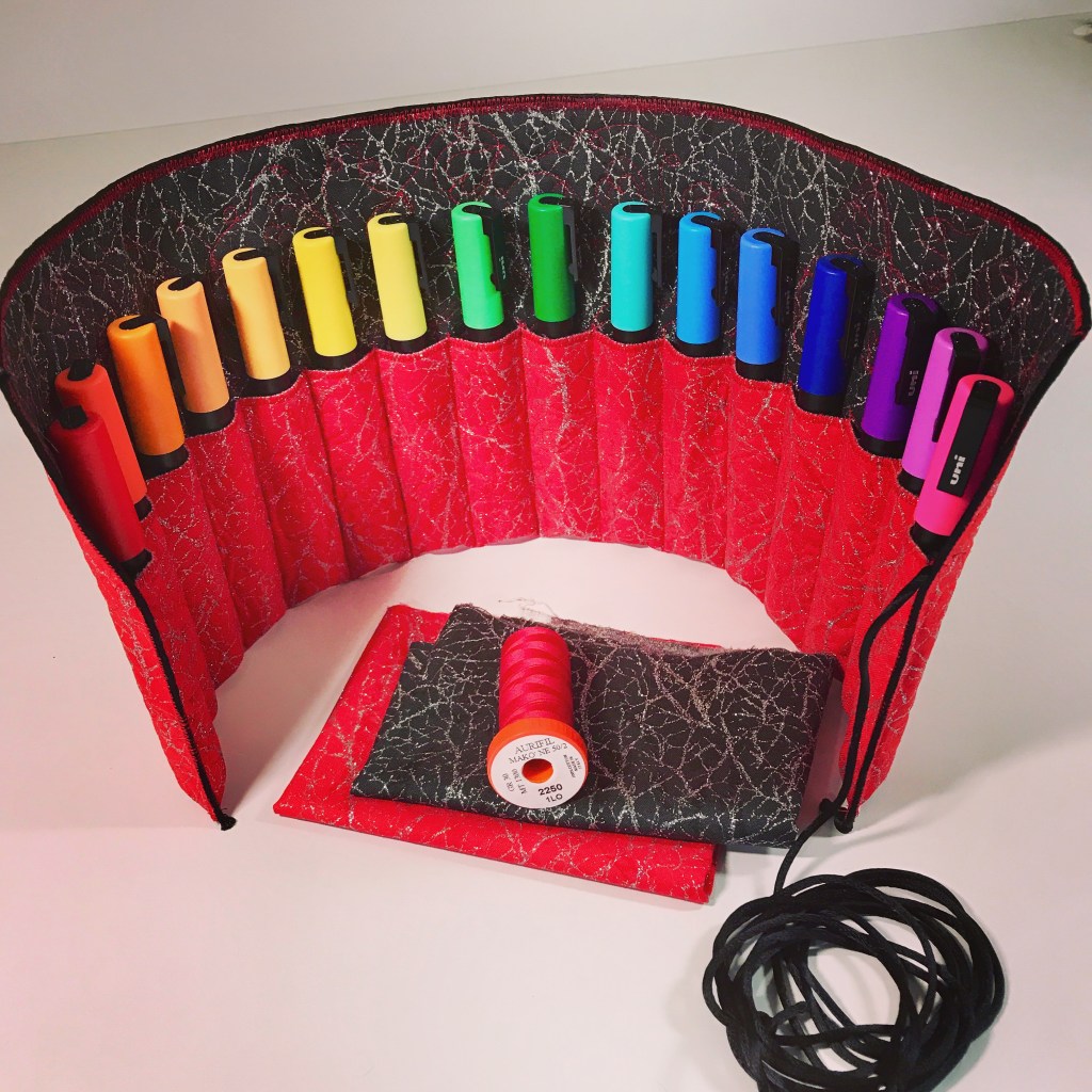 Day 17: Pen/Pencil Roll for Your Favorite&nbsp;Artist💜❤️